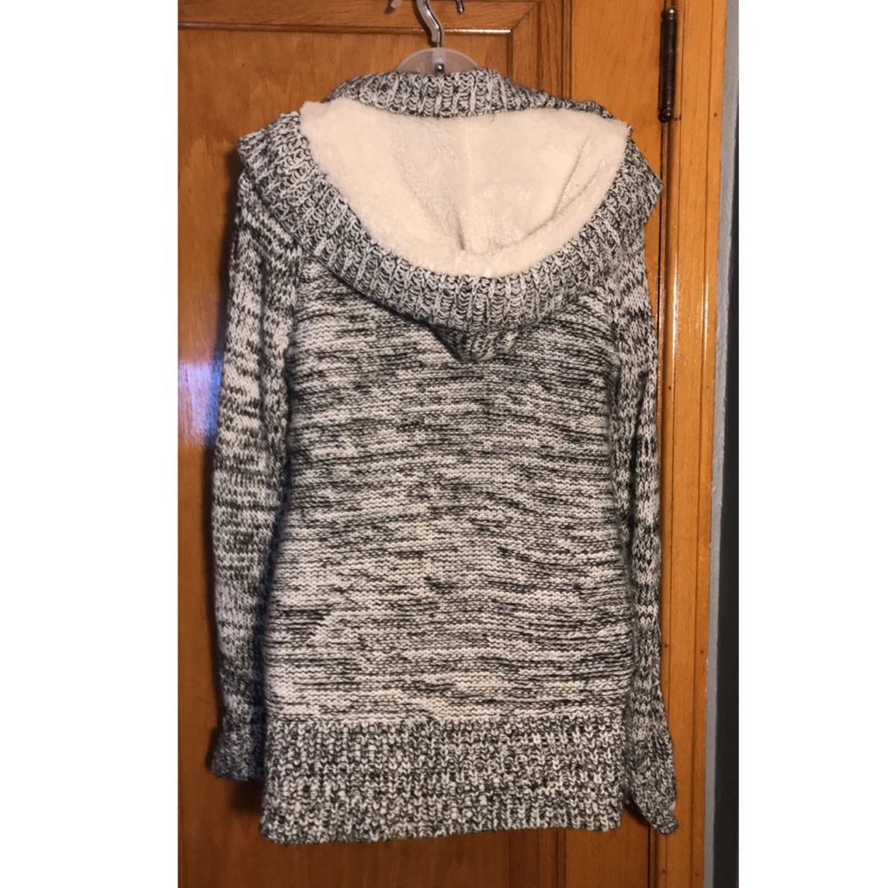 Sweater/coat - Picture 2 of 2